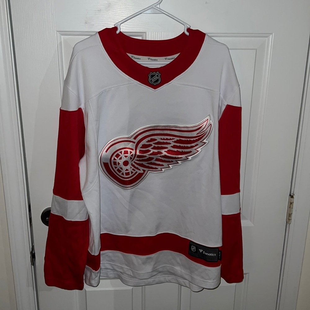Mens fanatics Detroit redwings jersey size medium